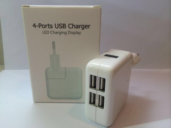 Carregador de tomada com 4 entradas USB